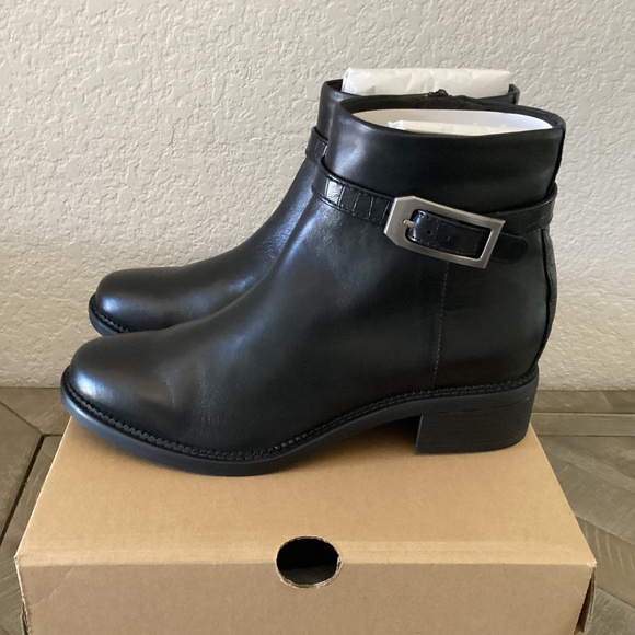 CLARKS Maye Grace Boot (Women), size 8.5